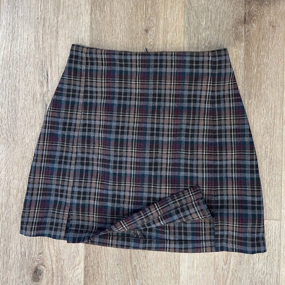 Brandy Melville John Galt Plaid Slit Mini Skirt Size XS - Picture 2 of 4